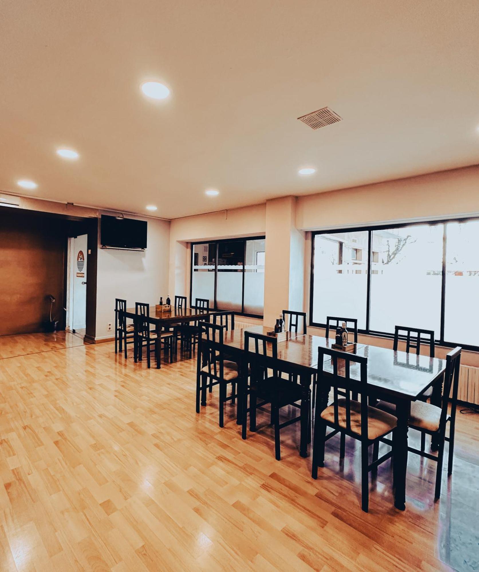 Hotel Alegret Тремп Экстерьер фото